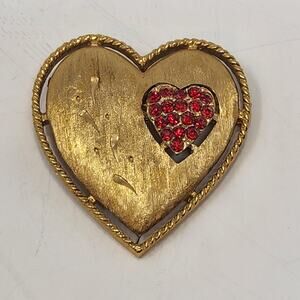 JJ Jonette Jewelry Brushed Gold Tone Heart Brooch Red Crystal Vintage Gift Love